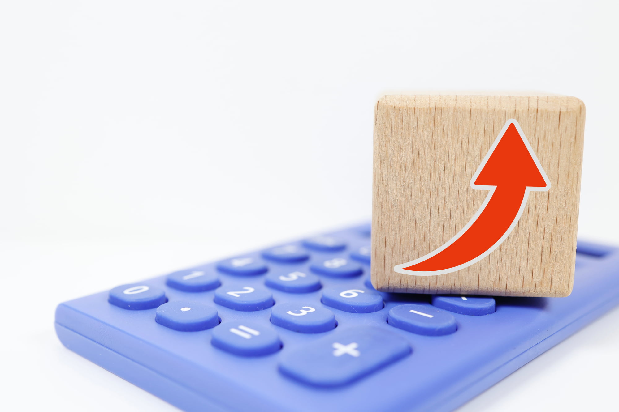 インビザラインの治療で追加費用が発生するイメージ