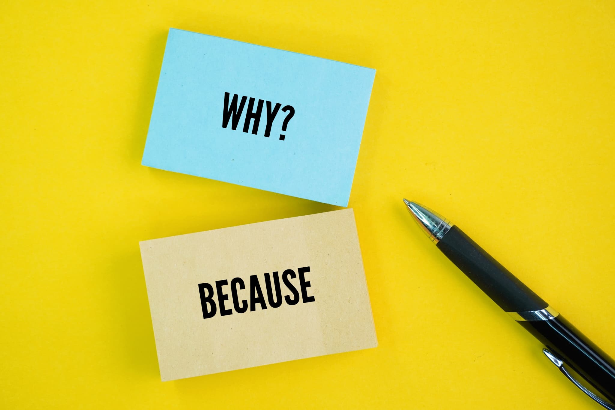 八重歯を矯正したほうがよい理由を伝えるイメージ