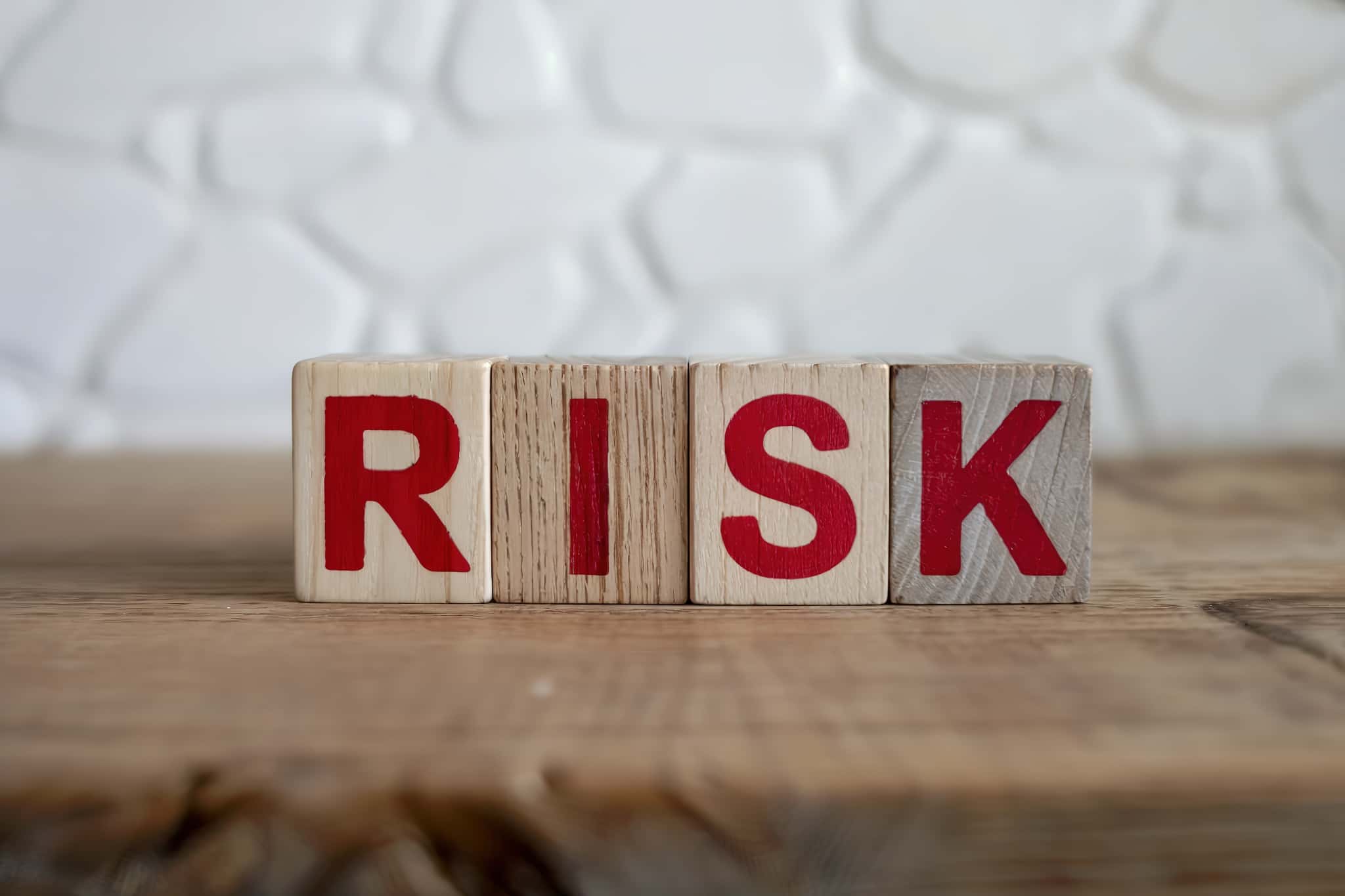 インビザラインで奥歯の噛み合わせが悪いのを放置するリスクを説明するイメージ